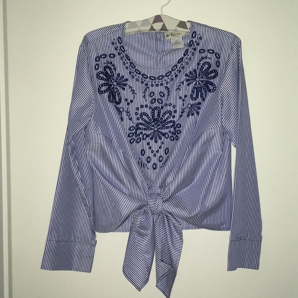 GO FISH EMBROIDERED TIE FRONT BLOUSE - Picture 2 of 8